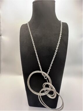 Necklace Silver Tone Statement Interlocking Circle Pendant Womens 30 Inch
